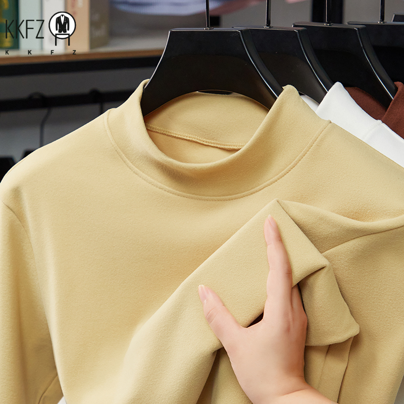 Maglie da uomo slim con collo  - Wallpaper recensione e prezzo